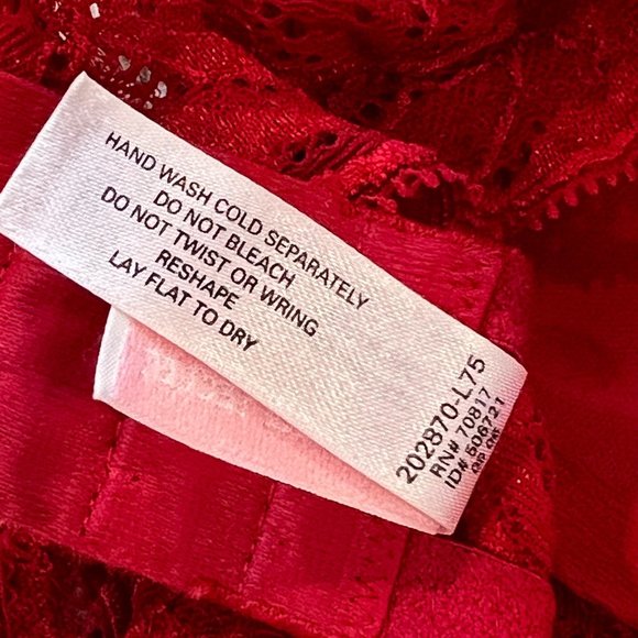 Victoria's Secret Red Valentine's Day Lace Push Up Bra 36D - Picture 5 of 5